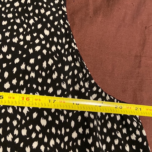 Sleeveless Blouse by Betsy’s Boutique Shop. EUC! - Picture 11 of 16